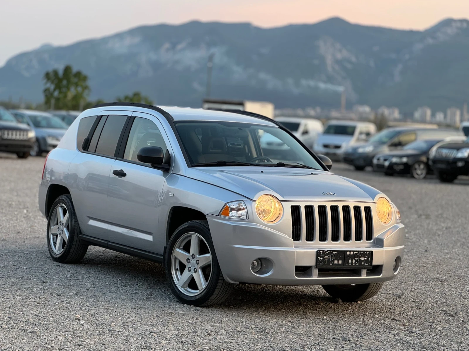 Jeep Compass 2.4i 170к.с * 4х4* * Климатик*  - [1] 