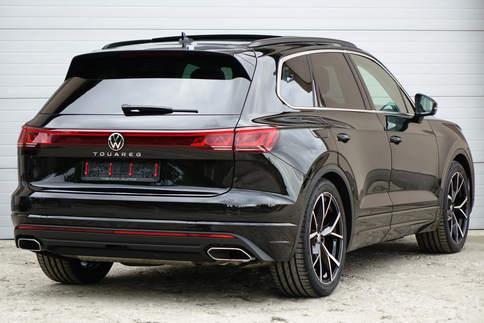 VW Touareg NEW MODEL* ELEGANCE* IQ HD MATRIX LIGHTS* PANO*  - изображение 9