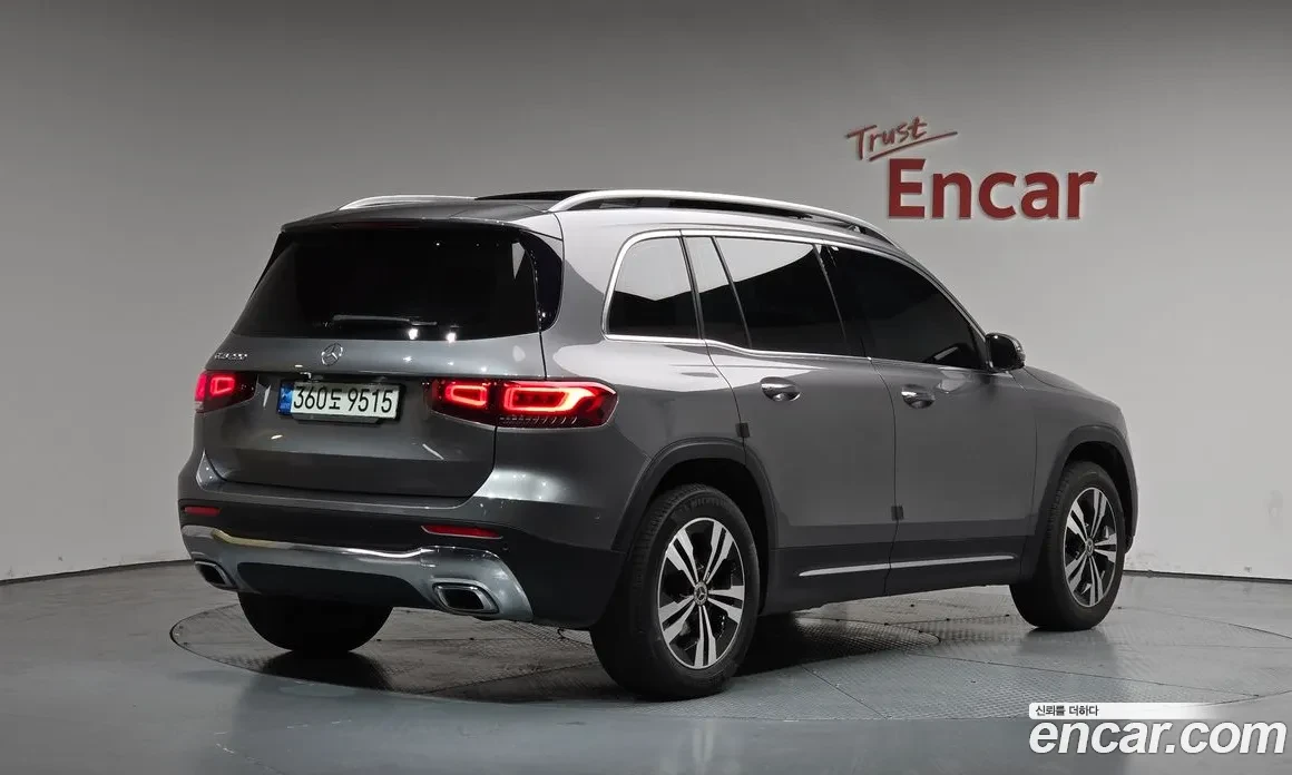 Mercedes-Benz GLB 220 FWD| 360| ШИБЕДАХ| BURMEISTER| ОПЦИЯ ЗА ЛИЗИНГ, снимка 2 - Автомобили и джипове - 54403499