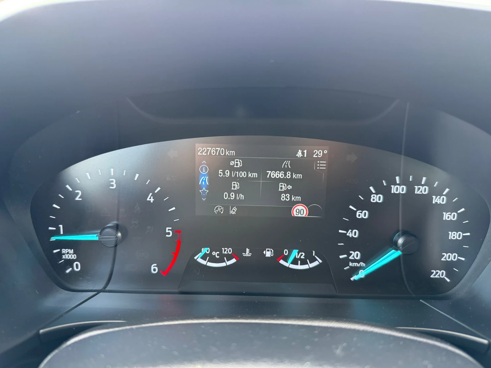 Ford Kuga 2.0 TDCI 150 к.с. TITANIUM, снимка 14 - Автомобили и джипове - 55036734