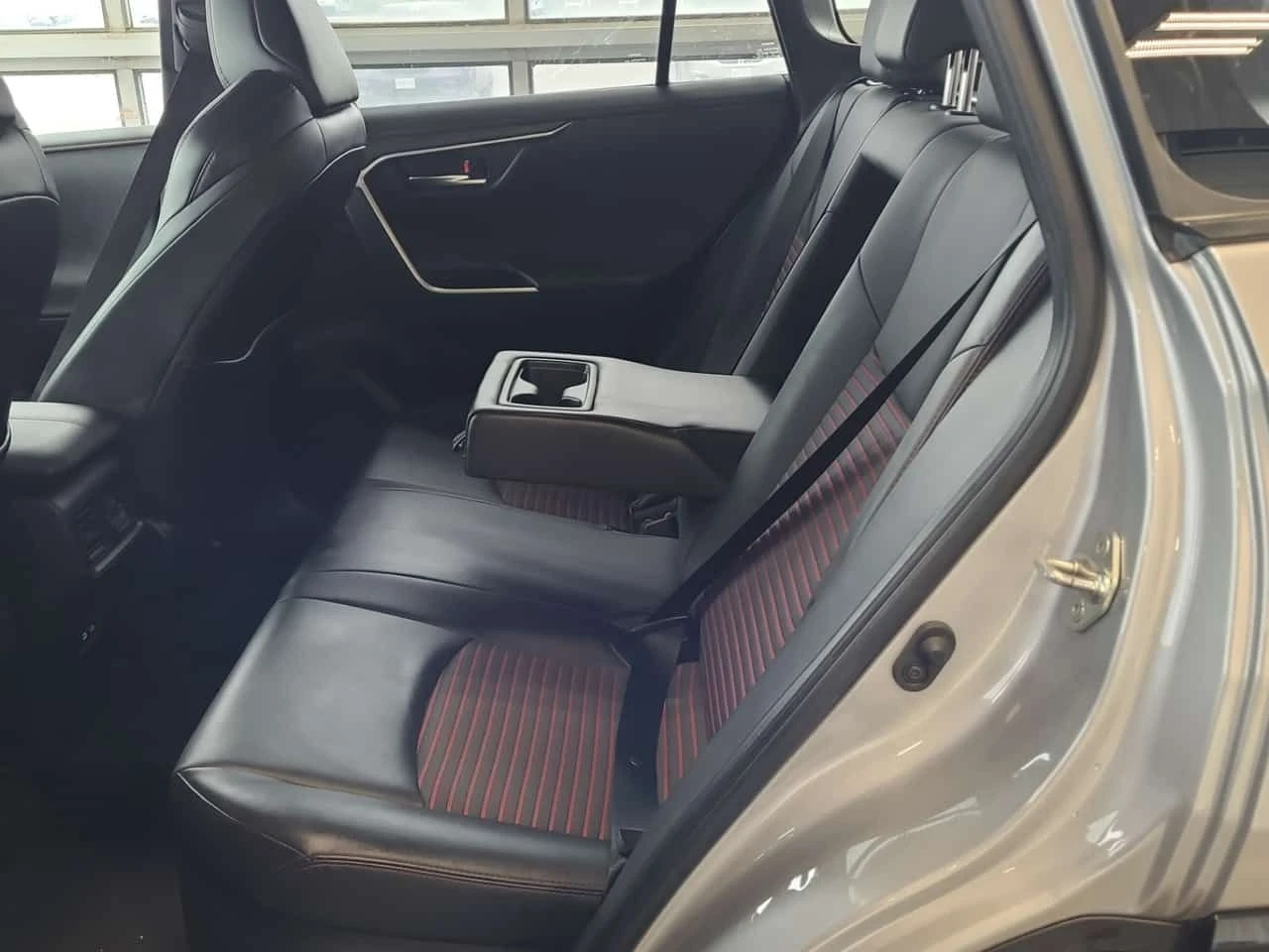 Toyota Rav4 PRIME * PLUG-IN HYBRID * XSE * CARFAX * , снимка 8 - Автомобили и джипове - 55570840