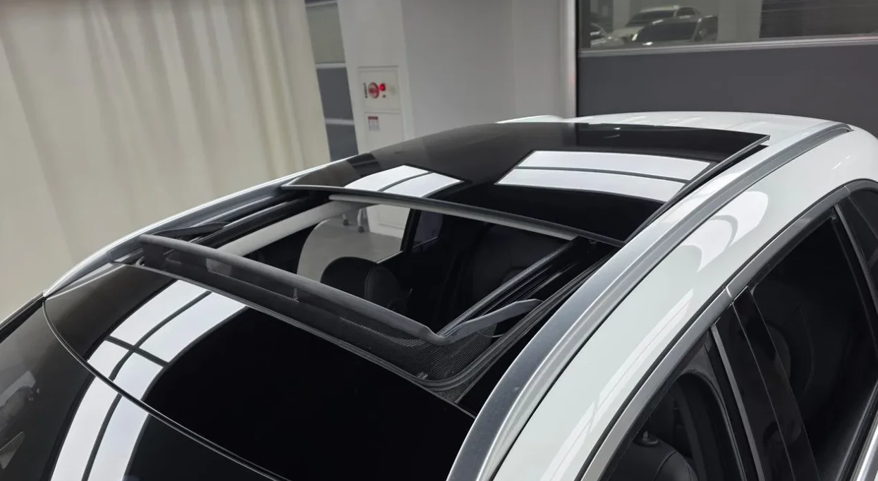 Mercedes-Benz GLC 220 D * AMG * BURMESTER * ПАНОРАМА * БЕЗ ИНЦИДЕНТИ * , снимка 12 - Автомобили и джипове - 55752511