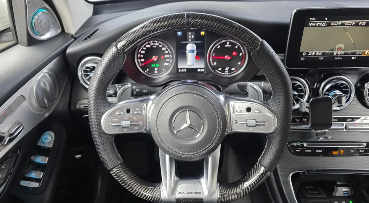 Mercedes-Benz GLC 220 D * AMG * BURMESTER * ПАНОРАМА * БЕЗ ИНЦИДЕНТИ * , снимка 6 - Автомобили и джипове - 55752511
