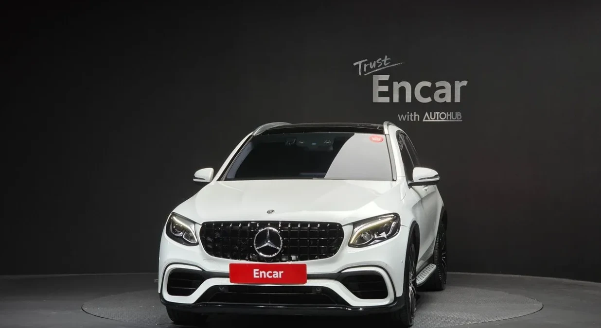 Mercedes-Benz GLC 220 D * AMG * BURMESTER * ПАНОРАМА * БЕЗ ИНЦИДЕНТИ * , снимка 2 - Автомобили и джипове - 55752511