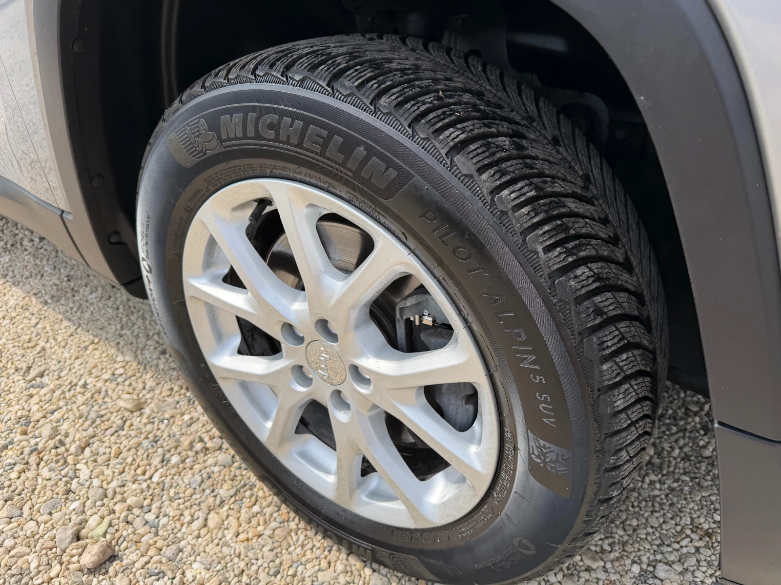 Jeep Cherokee 2.0 4x4 100%РЕАЛЕН ПРОБЕГ ЛИЗИНГ ВИДЕО, снимка 3 - Автомобили и джипове - 55944715