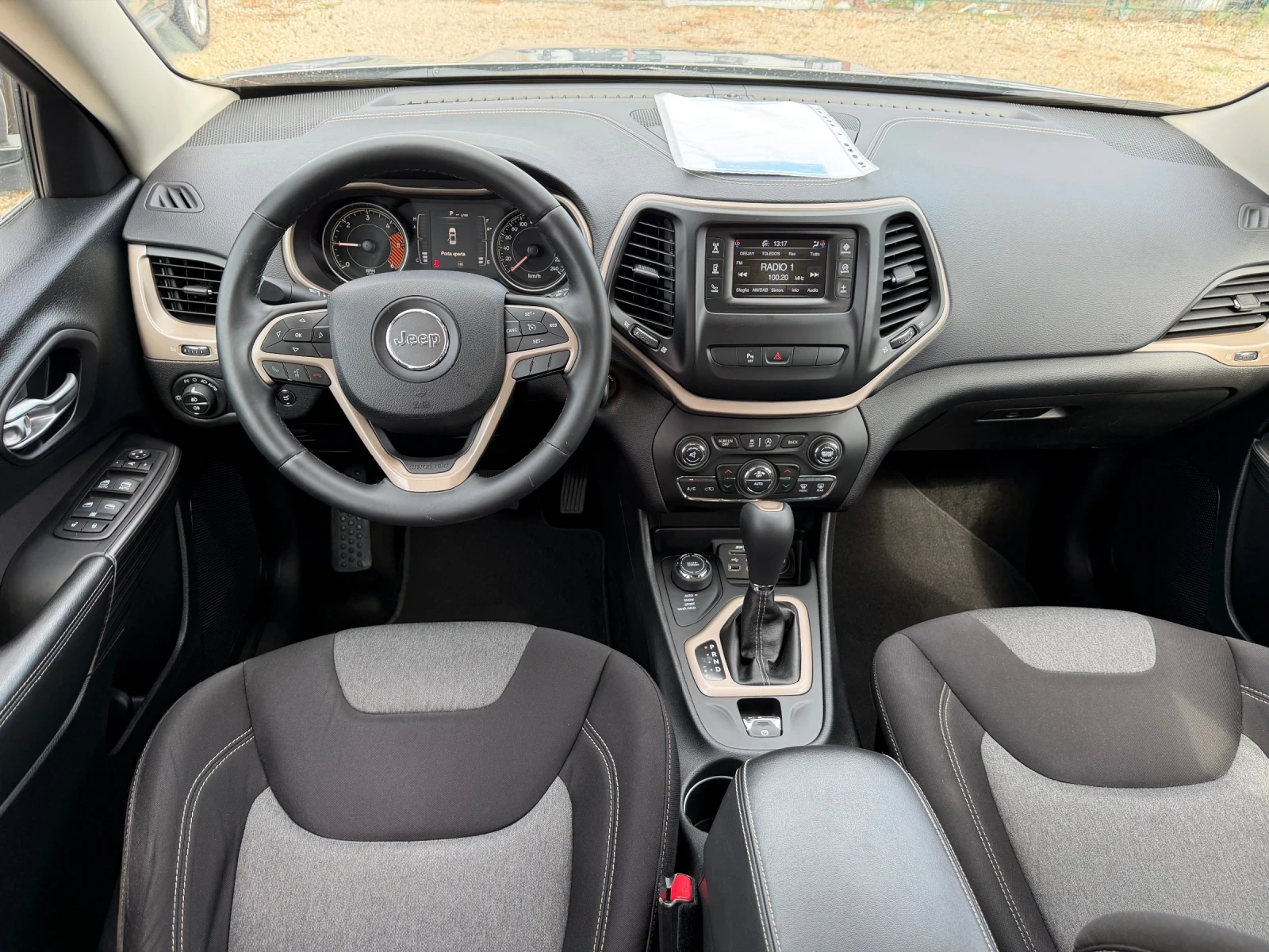 Jeep Cherokee 2.0 4x4 100%РЕАЛЕН ПРОБЕГ ЛИЗИНГ ВИДЕО, снимка 11 - Автомобили и джипове - 55944715