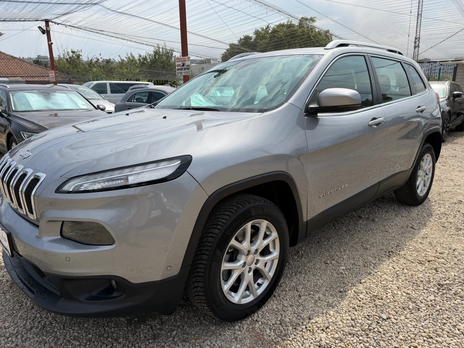 Jeep Cherokee 2.0 4x4 100%РЕАЛЕН ПРОБЕГ ЛИЗИНГ ВИДЕО, снимка 16 - Автомобили и джипове - 55944715