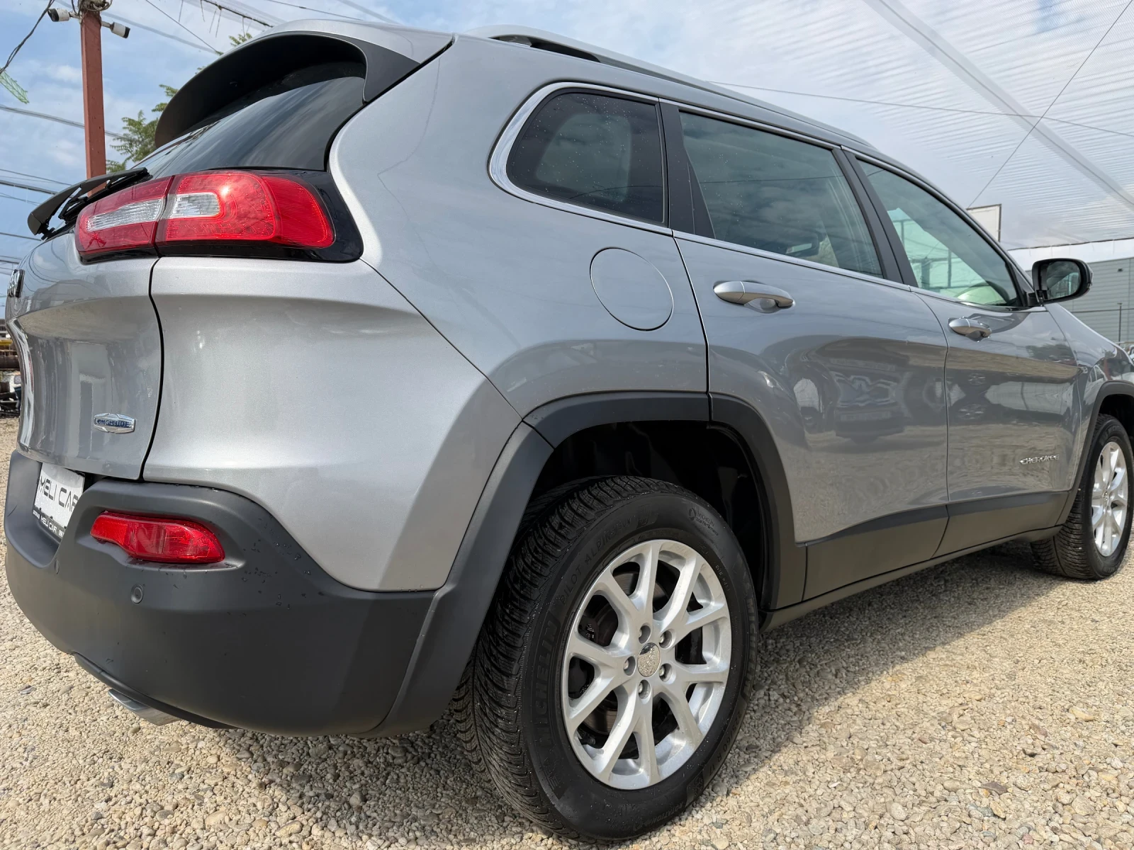 Jeep Cherokee 2.0 4x4 100%РЕАЛЕН ПРОБЕГ ЛИЗИНГ ВИДЕО, снимка 4 - Автомобили и джипове - 55944715