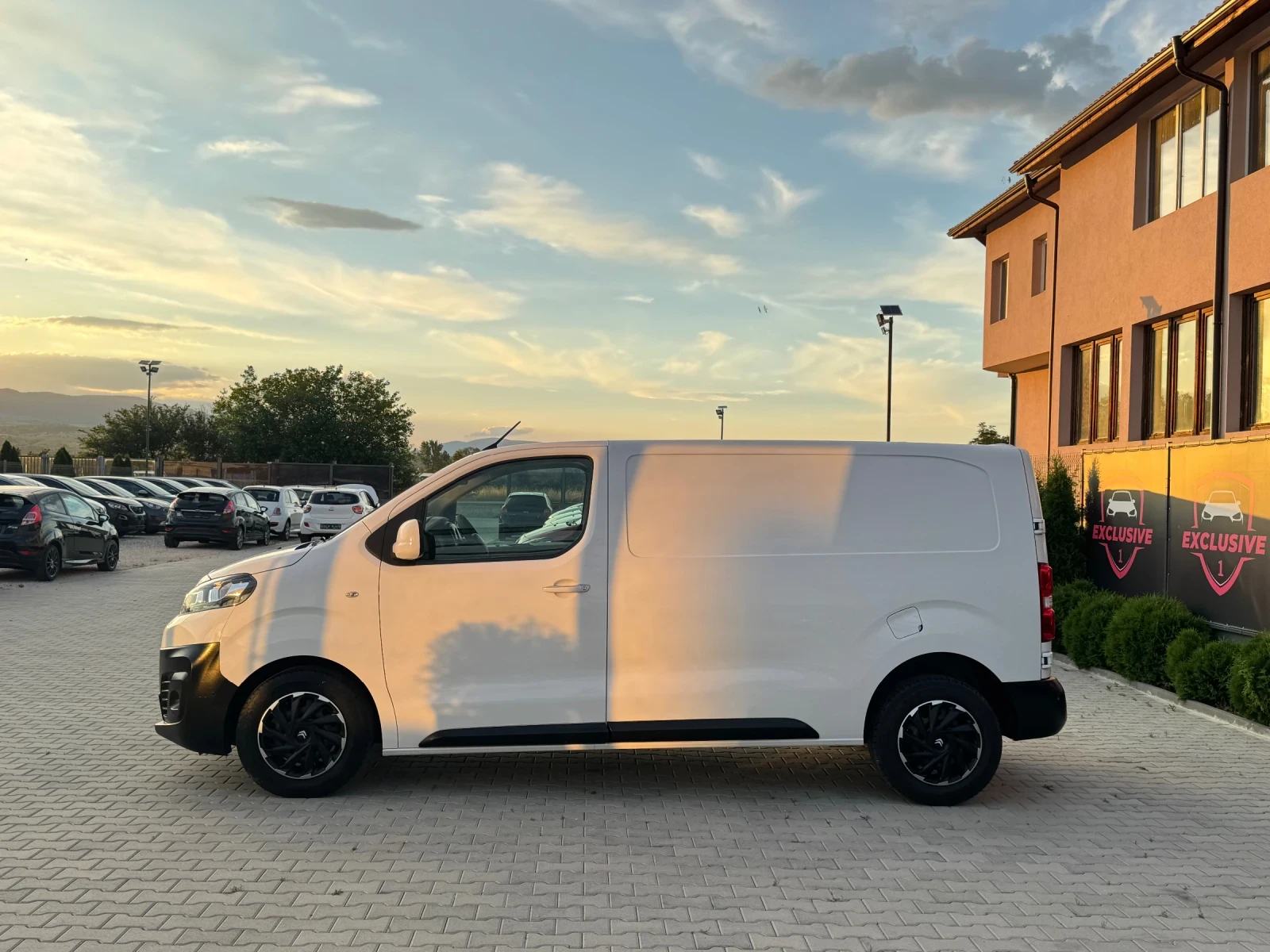 Citroen Jumpy 2.0HDI AVTOMAT CAMERA FULL, снимка 2 - Бусове и автобуси - 53637520