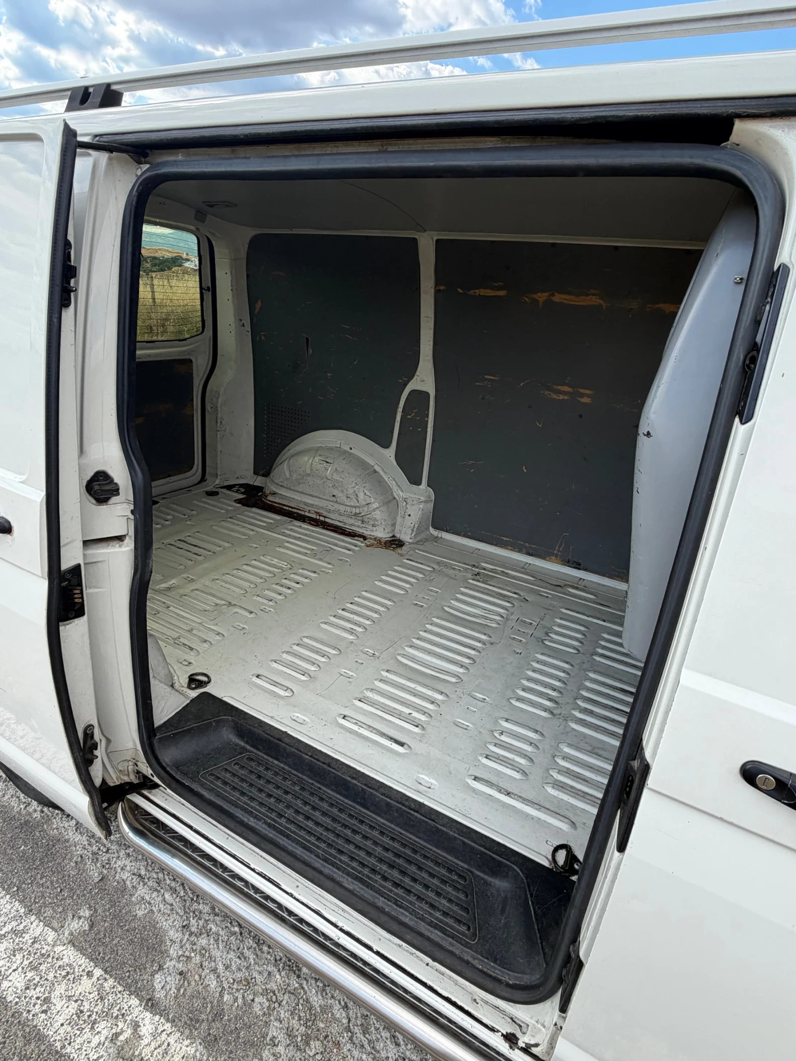 VW Transporter 1.9 TDI 105 кс., снимка 14 - Бусове и автобуси - 54948082