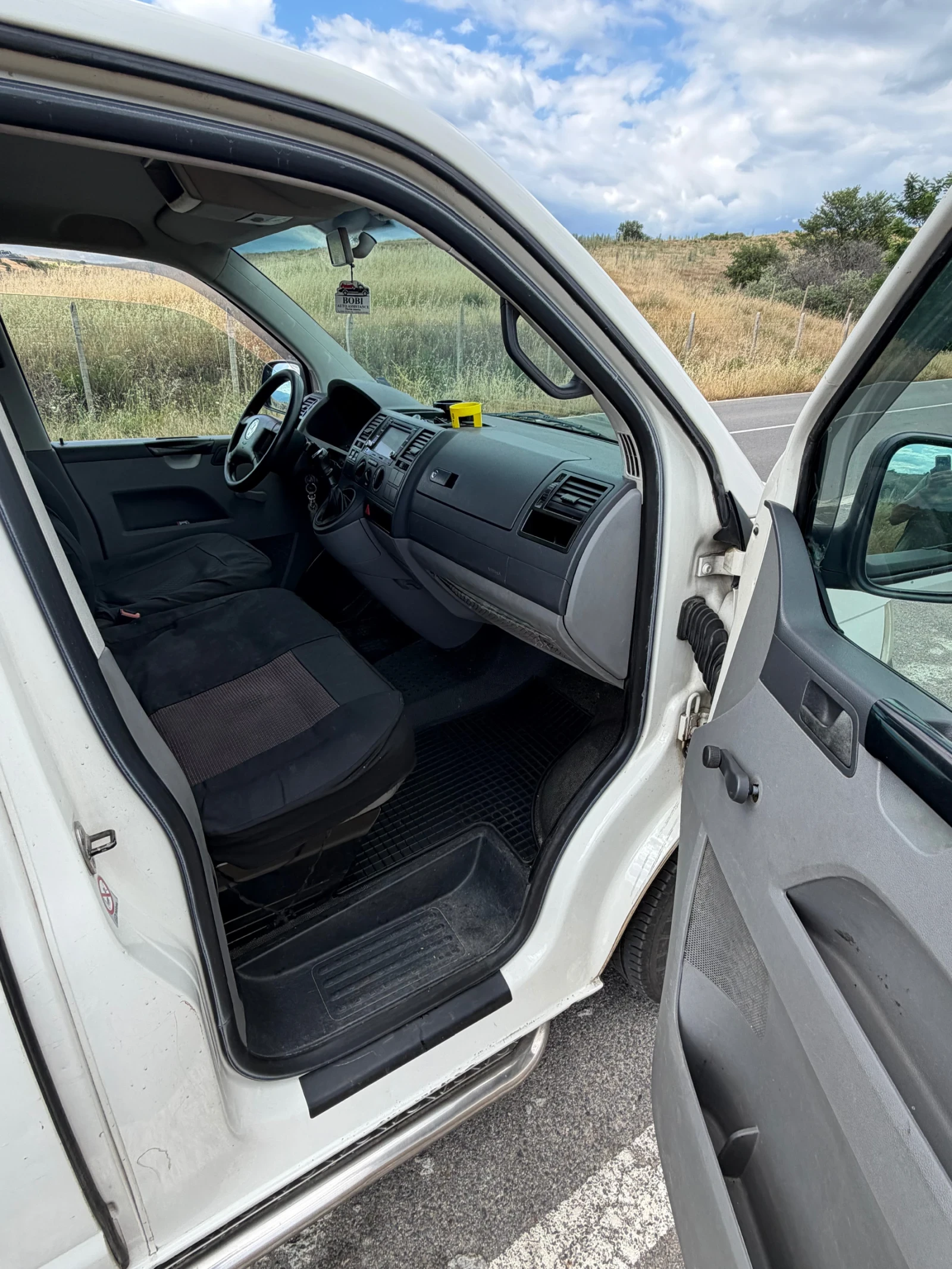 VW Transporter 1.9 TDI 105 кс., снимка 8 - Бусове и автобуси - 54948082