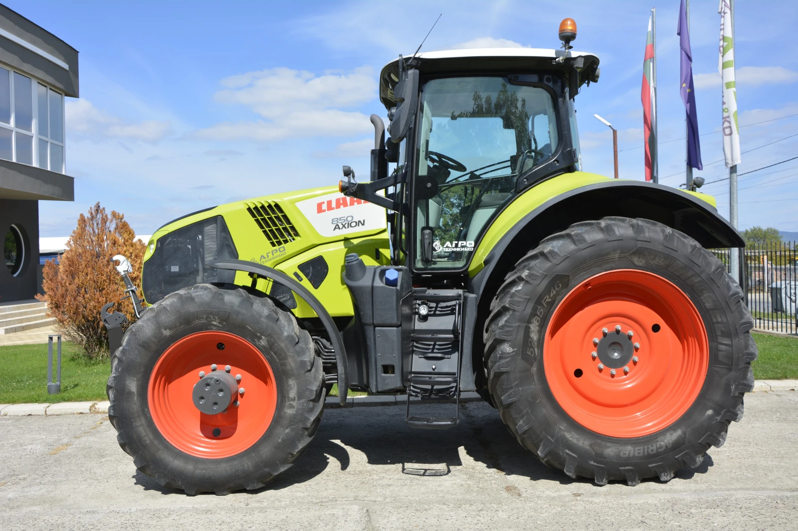Трактор Claas AXION 850 - изображение 3