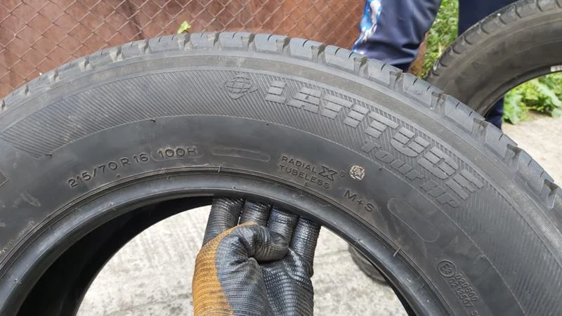 Гуми Летни 215/70R16, снимка 7 - Гуми и джанти - 28768437