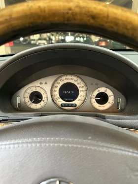 Mercedes-Benz E 320, снимка 6