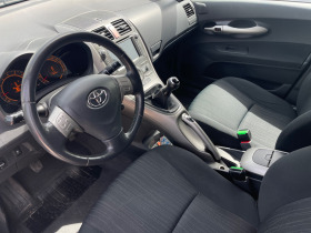 Toyota Auris, снимка 11 - Автомобили и джипове - 45434057