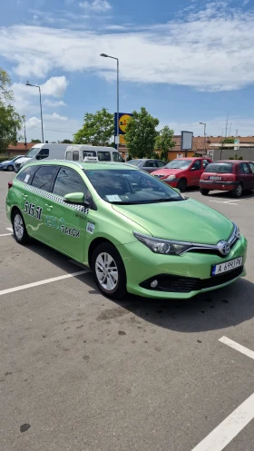 Обява за продажба на Toyota Auris Hybrid Газ ~23 500 лв. - изображение 1