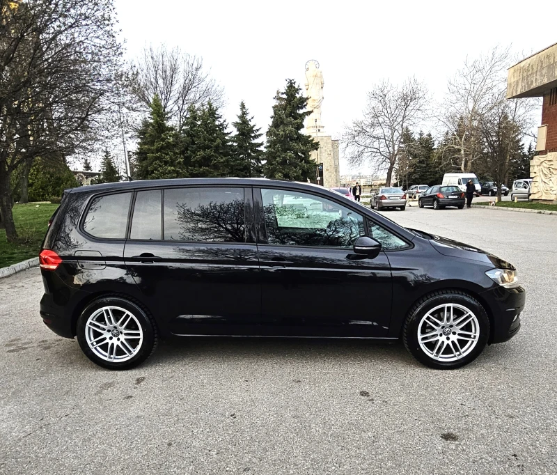 VW Touran 1.6 TDI * 7-МЕСТЕН * EURO 6, снимка 6 - Автомобили и джипове - 49563657