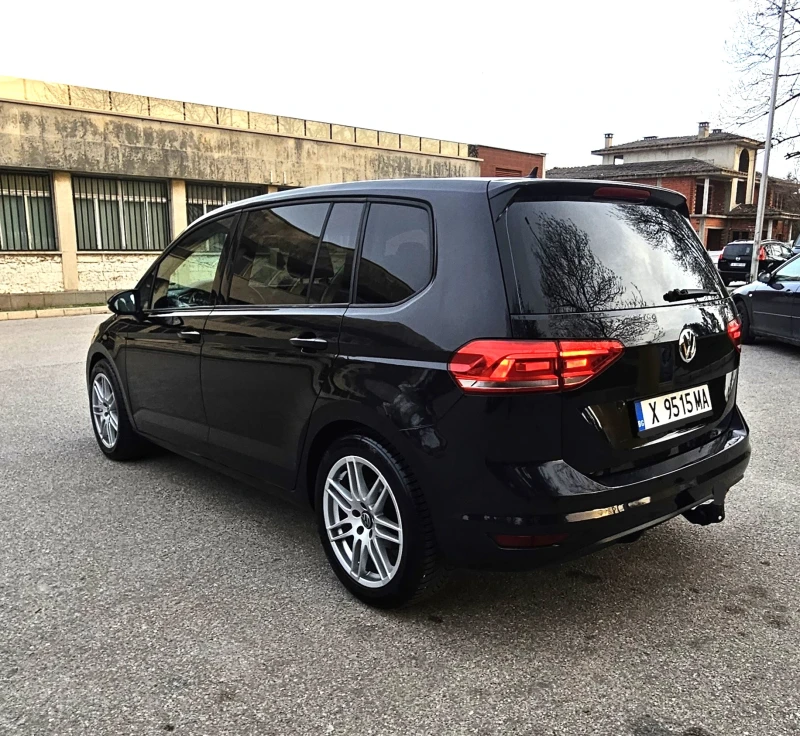 VW Touran 1.6 TDI * 7-МЕСТЕН * EURO 6, снимка 3 - Автомобили и джипове - 49563657