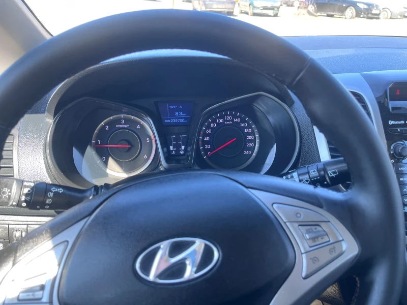 Hyundai Ix20 1.6 дизел Нави* * Панорама* * , снимка 13 - Автомобили и джипове - 49578530