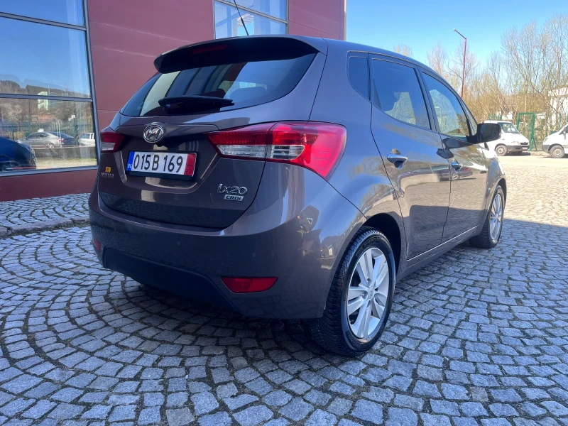 Hyundai Ix20 1.6 дизел Нави* * Панорама* * , снимка 4 - Автомобили и джипове - 49578530