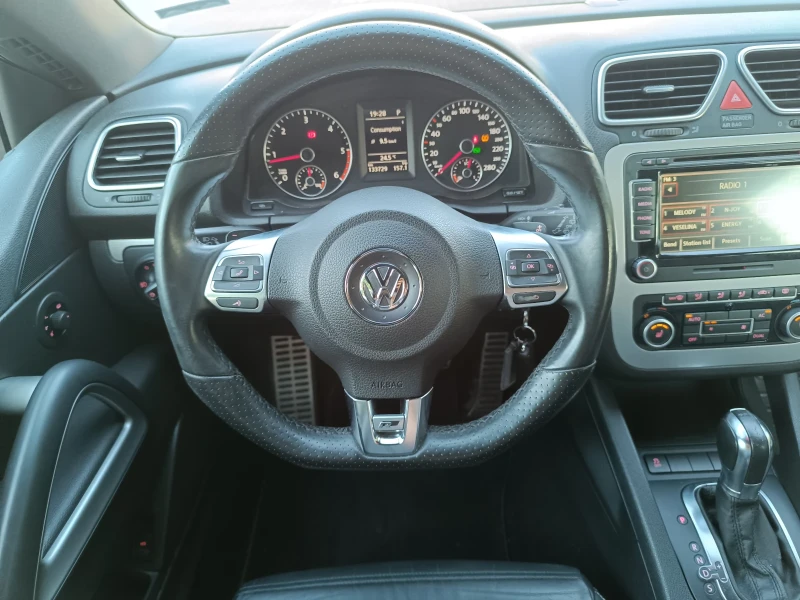 VW Scirocco 2.0TDI 200к.с.R-LINE.NAVI .AVTOMAT .TOP, снимка 17 - Автомобили и джипове - 51409691