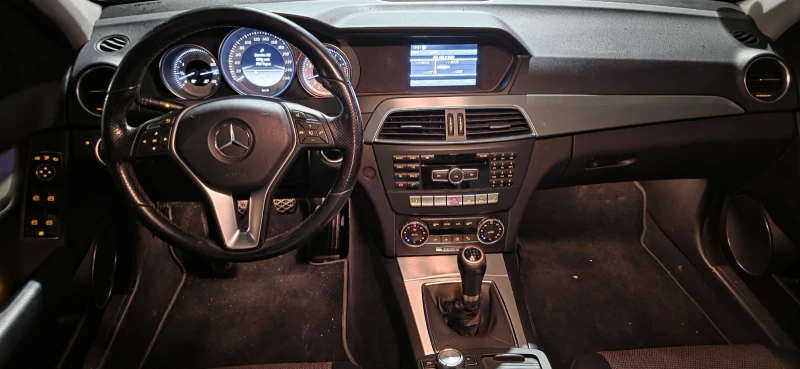 Mercedes-Benz C 200 Avantgarde , снимка 10 - Автомобили и джипове - 52675253