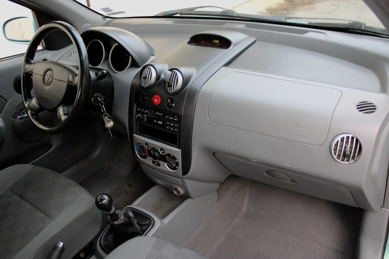 Daewoo Kalos 1.5i, снимка 12 - Автомобили и джипове - 52658403