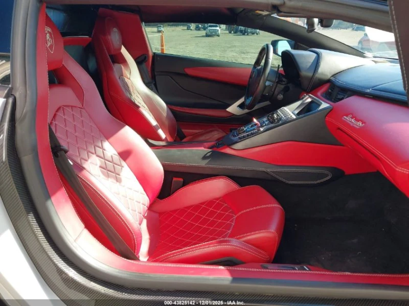 Lamborghini Aventador 6.5L V-12 DOHC, VVT, 729HP All Wheel Drive, снимка 15 - Автомобили и джипове - 52887285
