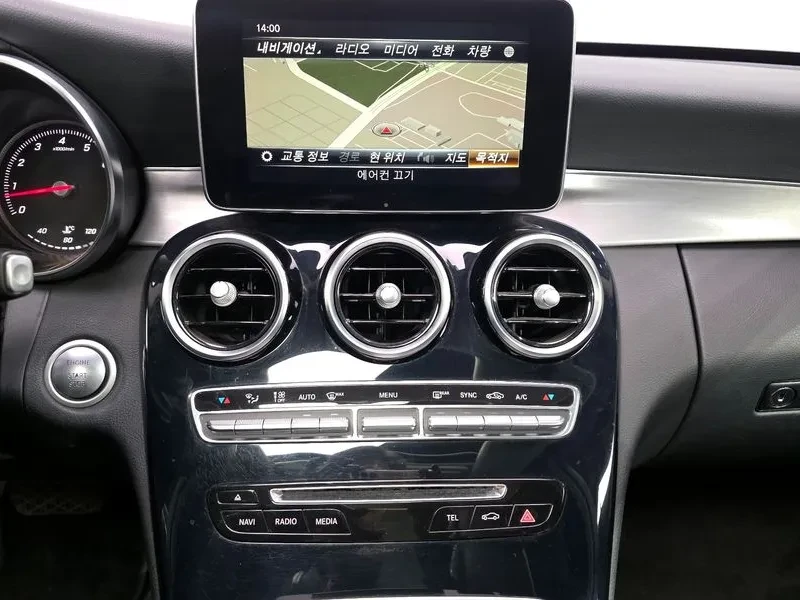 Mercedes-Benz C 200 Avantgarde, снимка 14 - Автомобили и джипове - 55952077