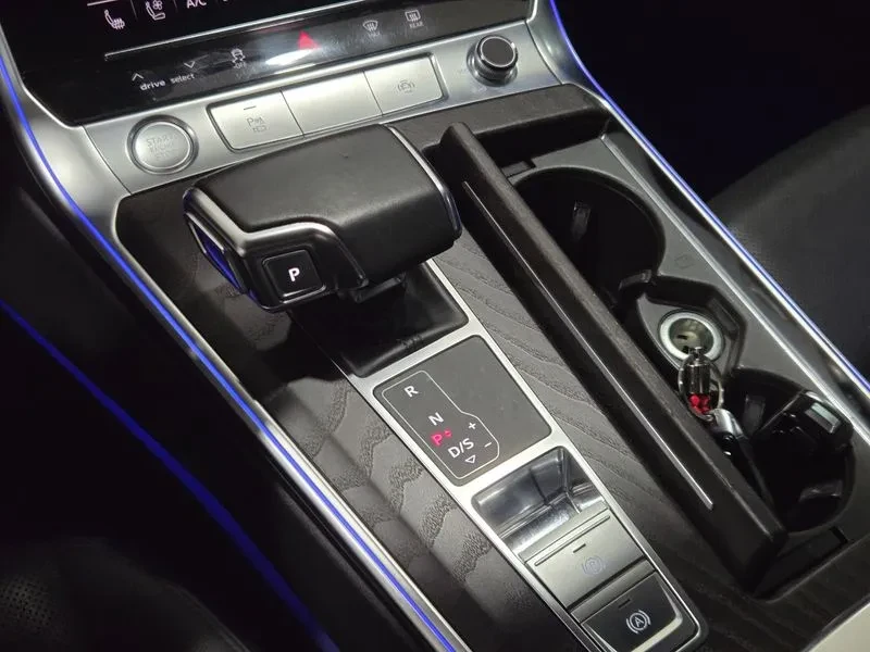 Audi A6, снимка 8 - Автомобили и джипове - 56293772