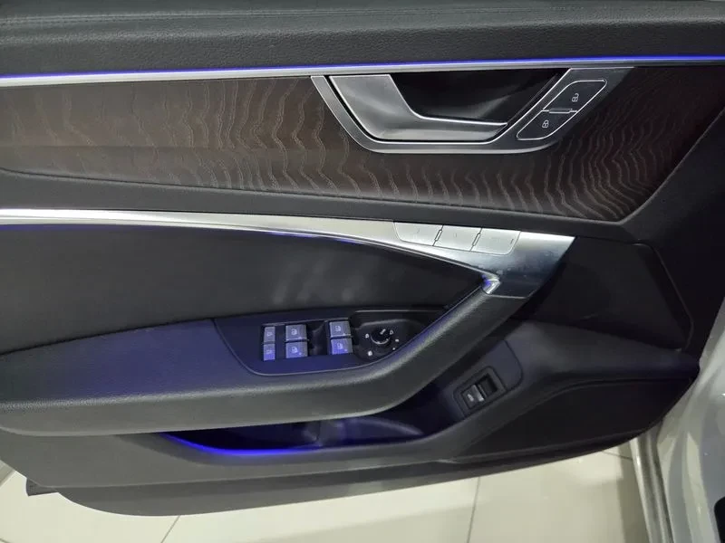 Audi A6, снимка 13 - Автомобили и джипове - 56293772