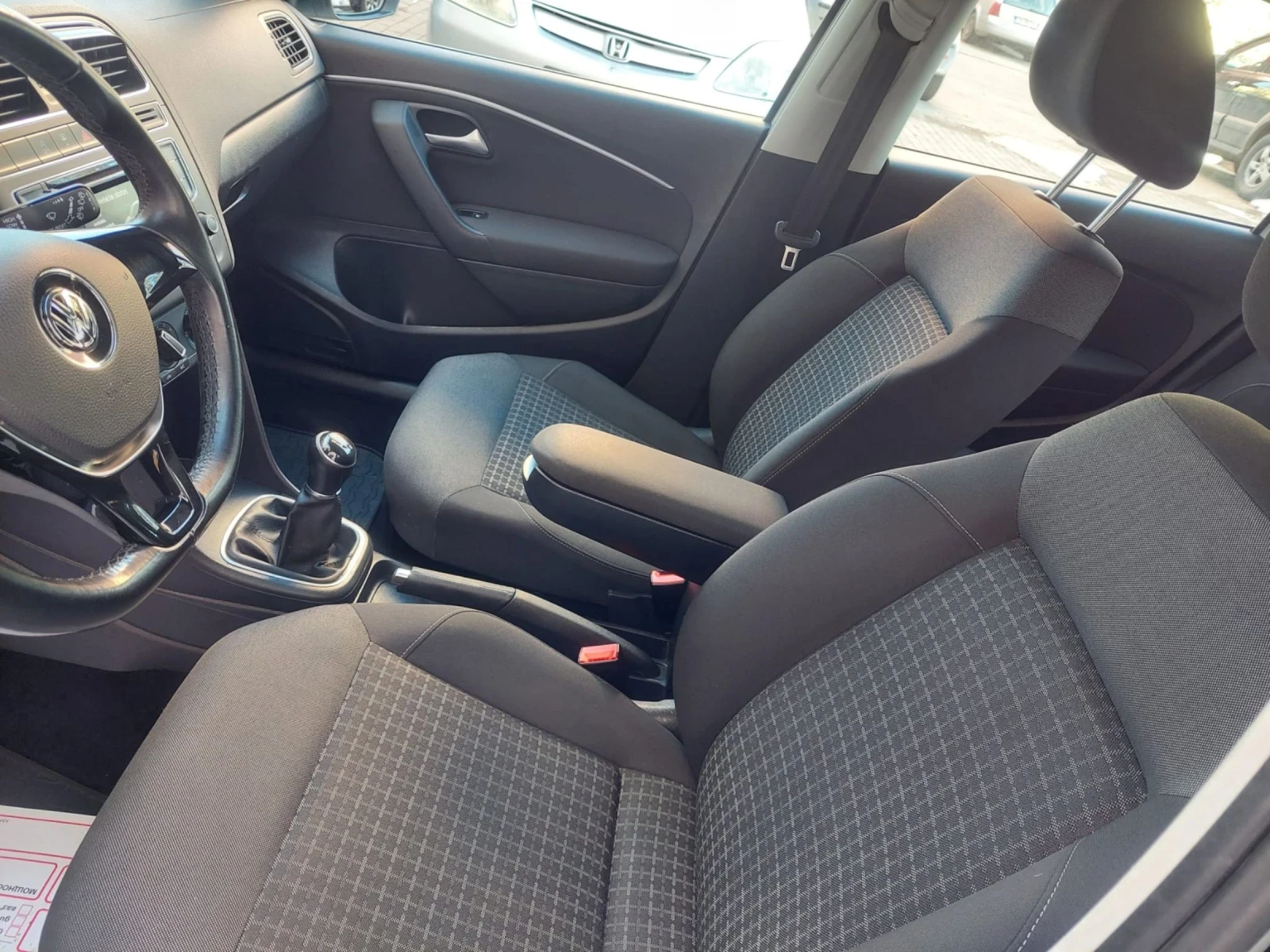 VW Polo 1.0 MPI 132000км | Mobile.bg — изображение 12