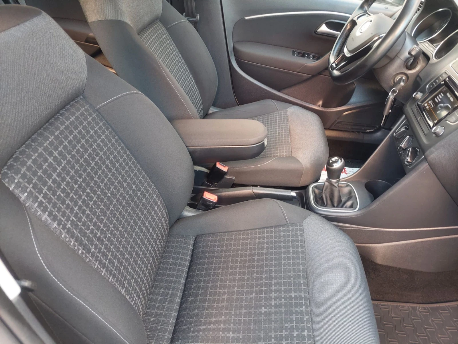 VW Polo 1.0 MPI 132000км | Mobile.bg — изображение 11