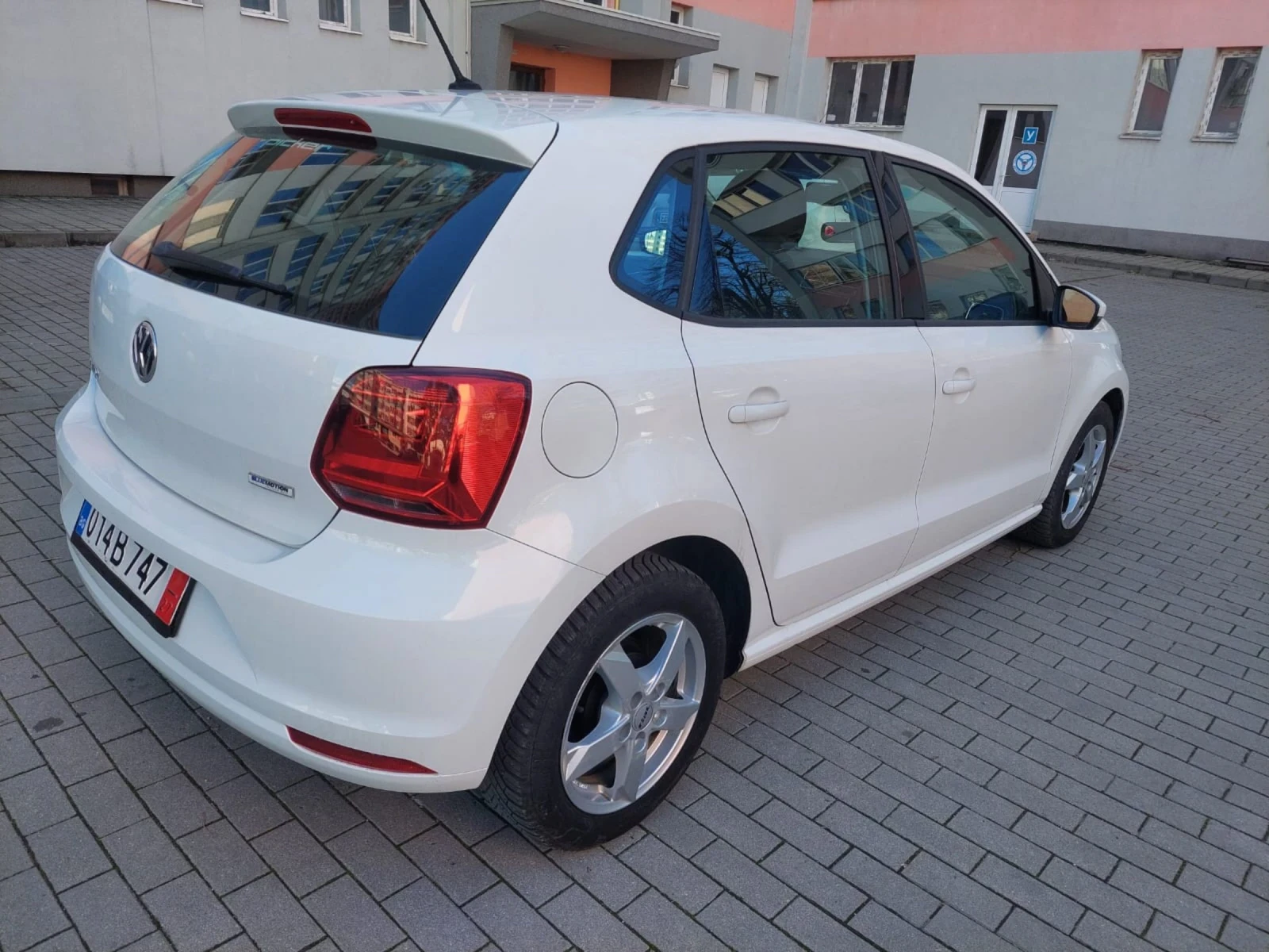 VW Polo 1.0 MPI 132000км - изображение 6