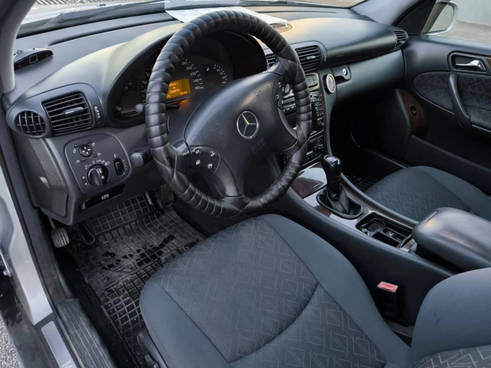 Mercedes-Benz C 180  - изображение 9