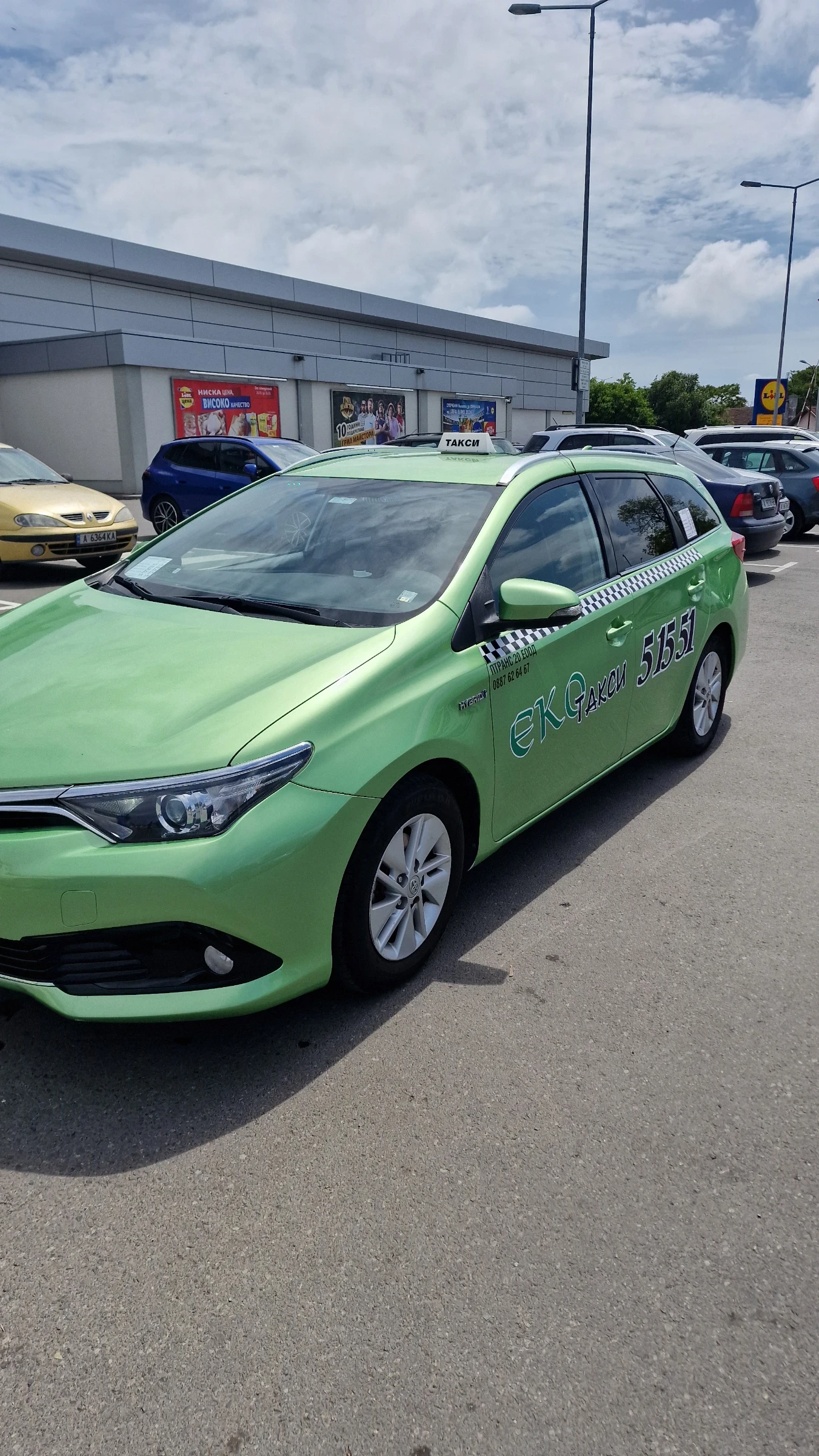 Toyota Auris Hybrid Газ - изображение 2