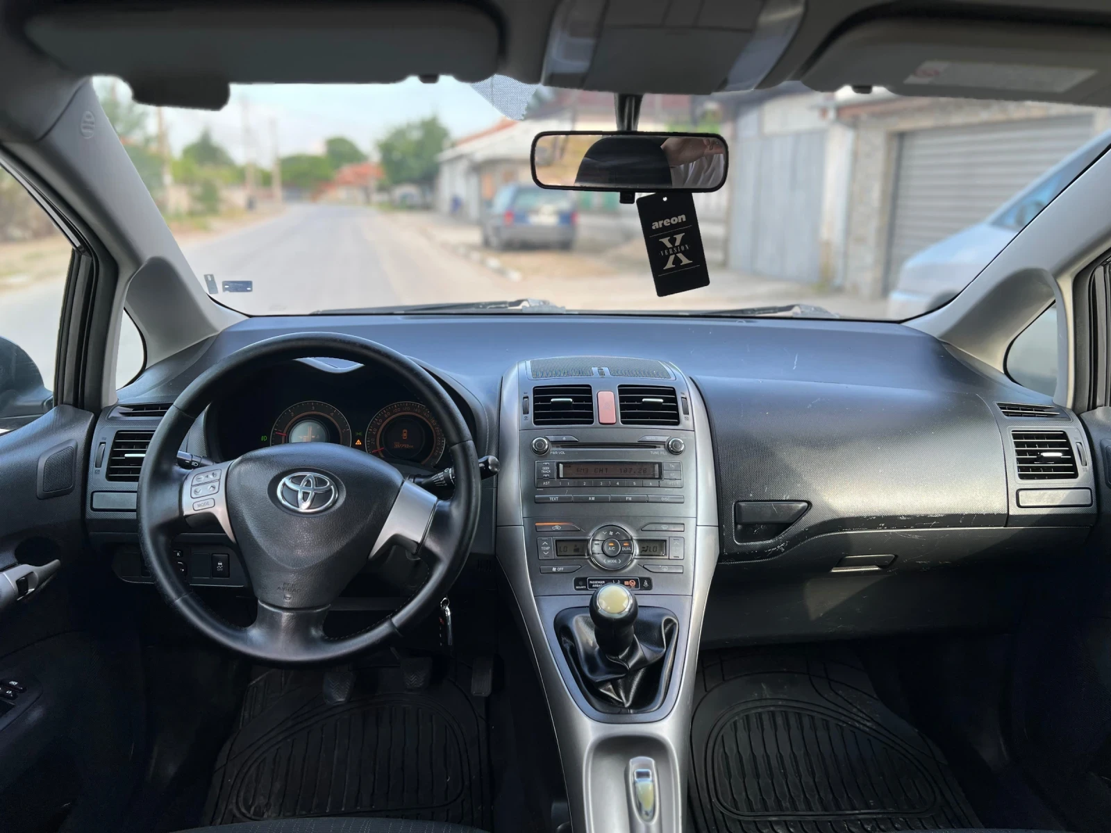 Toyota Auris  - изображение 6
