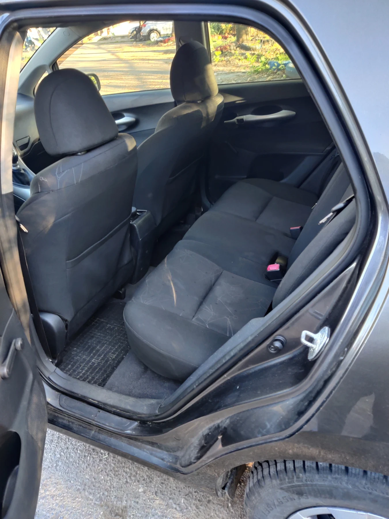 Toyota Auris 1.4 - изображение 6