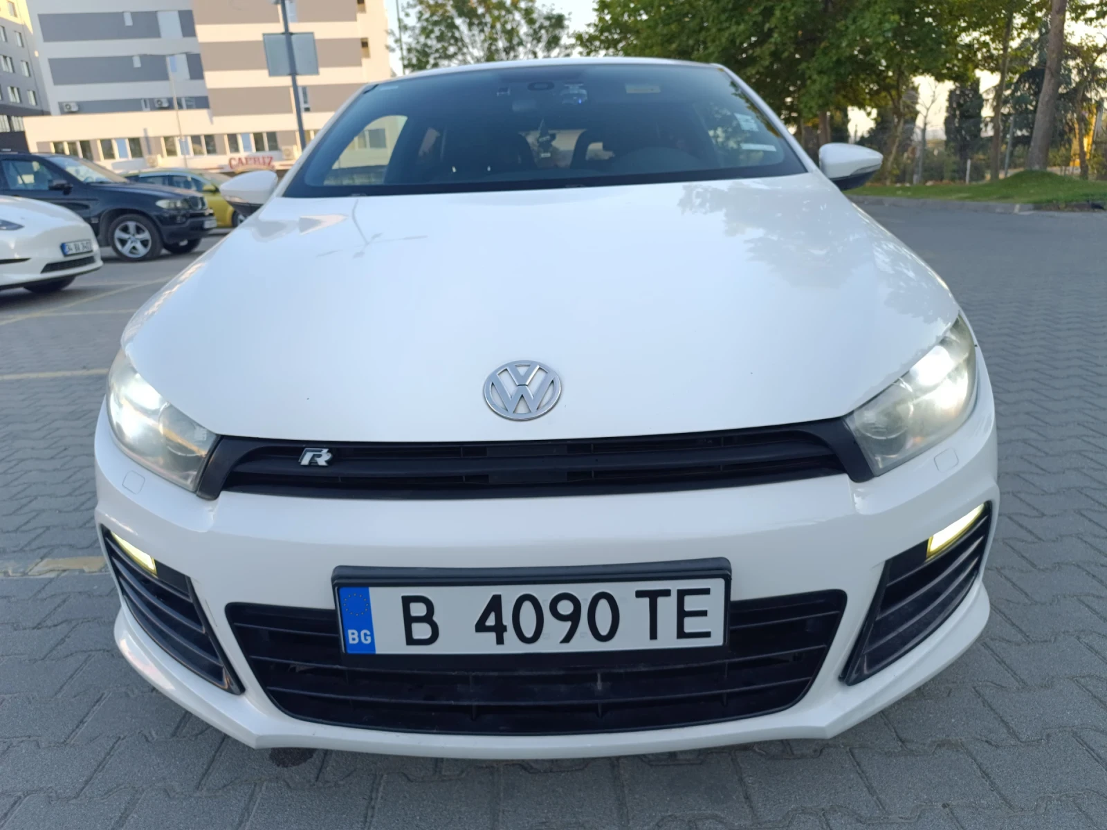VW Scirocco 2.0TDI 200к.с.R-LINE.NAVI .AVTOMAT .TOP - изображение 4