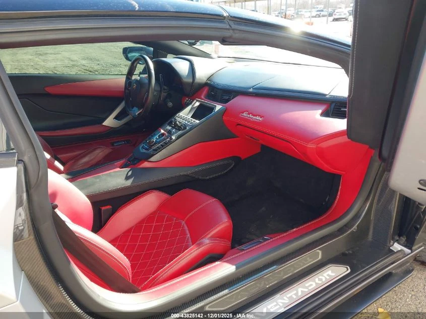 Lamborghini Aventador 6.5L V-12 DOHC, VVT, 729HP All Wheel Drive | Mobile.bg � ����������� 12
