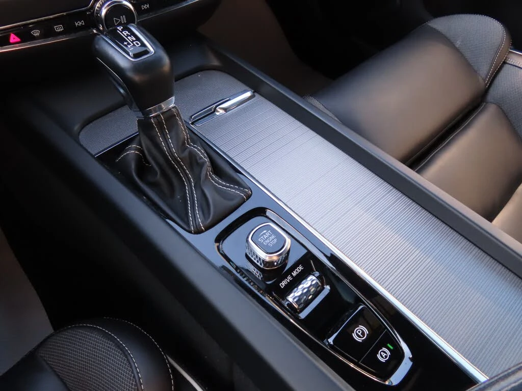 Volvo S60 R-DESIGN AWD| HEAD UP| ПОДГРЕВ| ПАНО, снимка 11 - Автомобили и джипове - 53800868