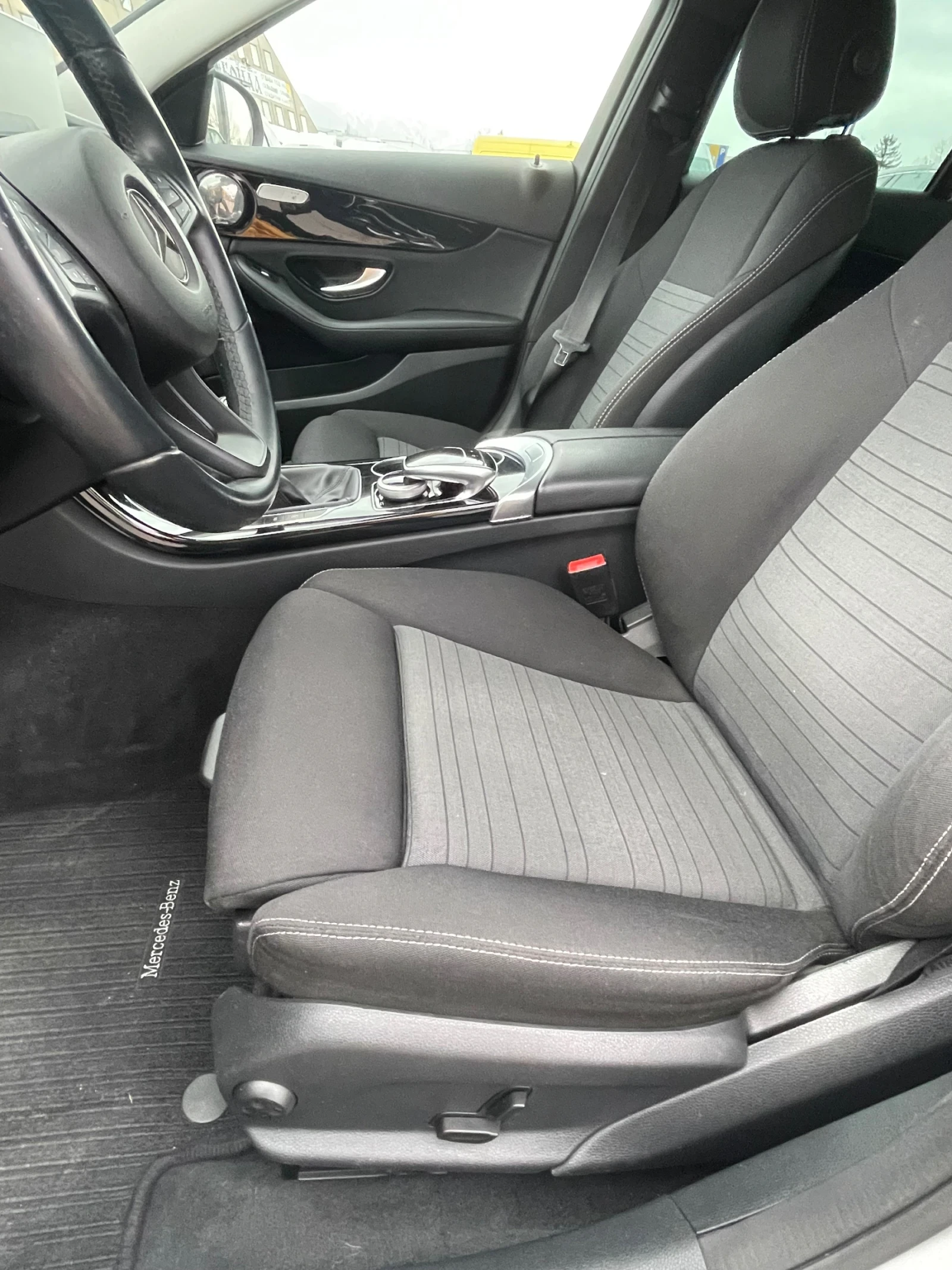 Mercedes-Benz C 220 AMG line///Burmester///AVANGARDE///, снимка 9 - Автомобили и джипове - 54087500