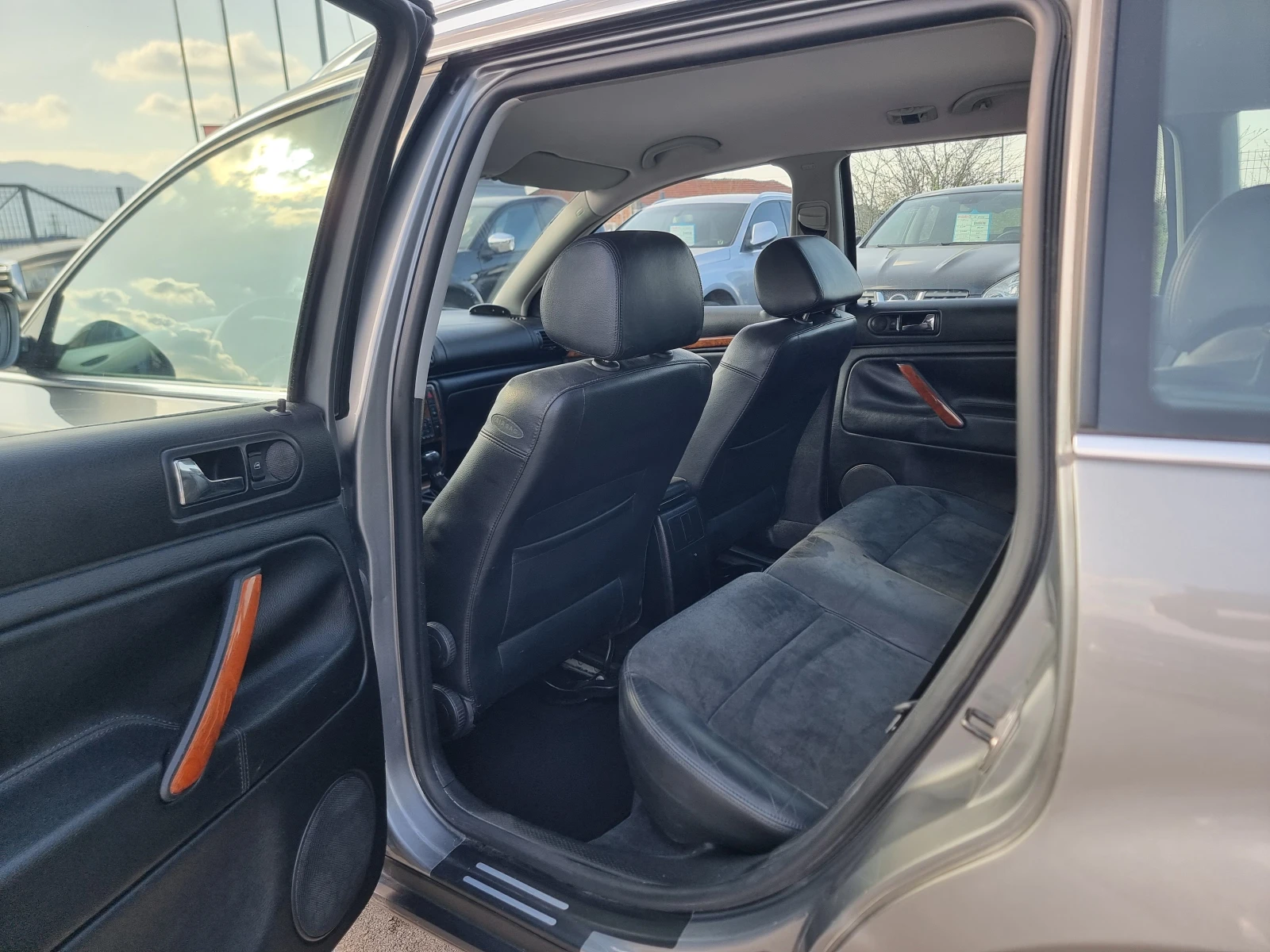 VW Passat 1.9TDI, снимка 11 - Автомобили и джипове - 54228647