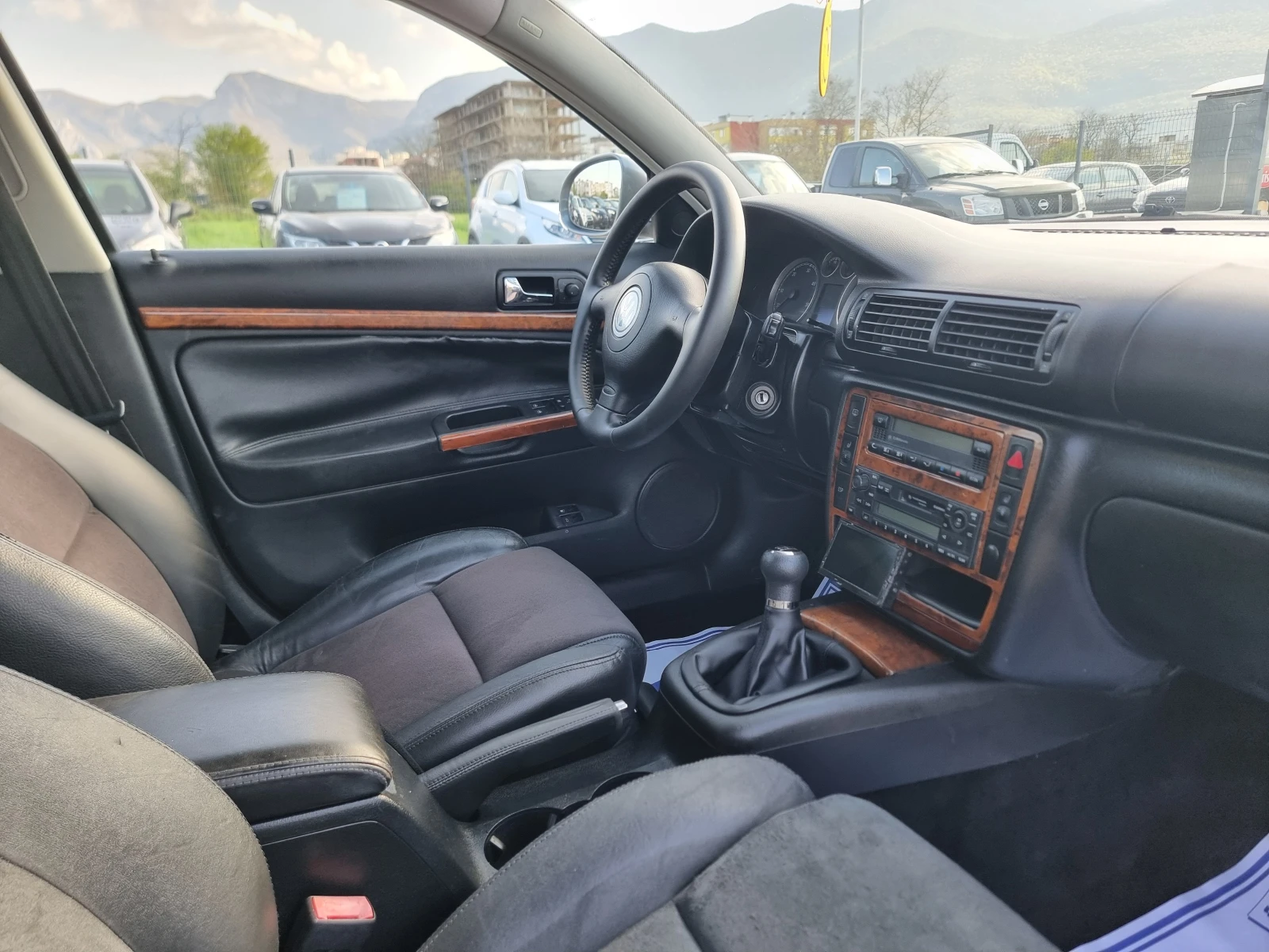 VW Passat 1.9TDI, снимка 16 - Автомобили и джипове - 54228647