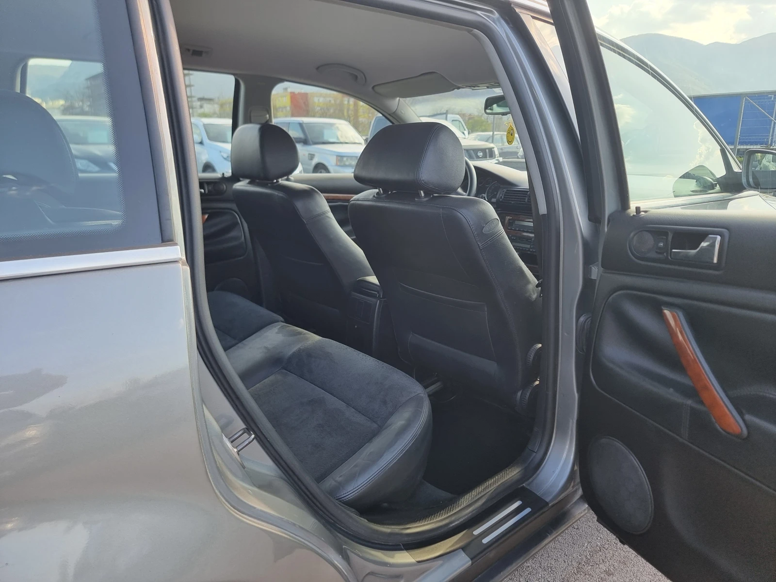 VW Passat 1.9TDI, снимка 14 - Автомобили и джипове - 54228647