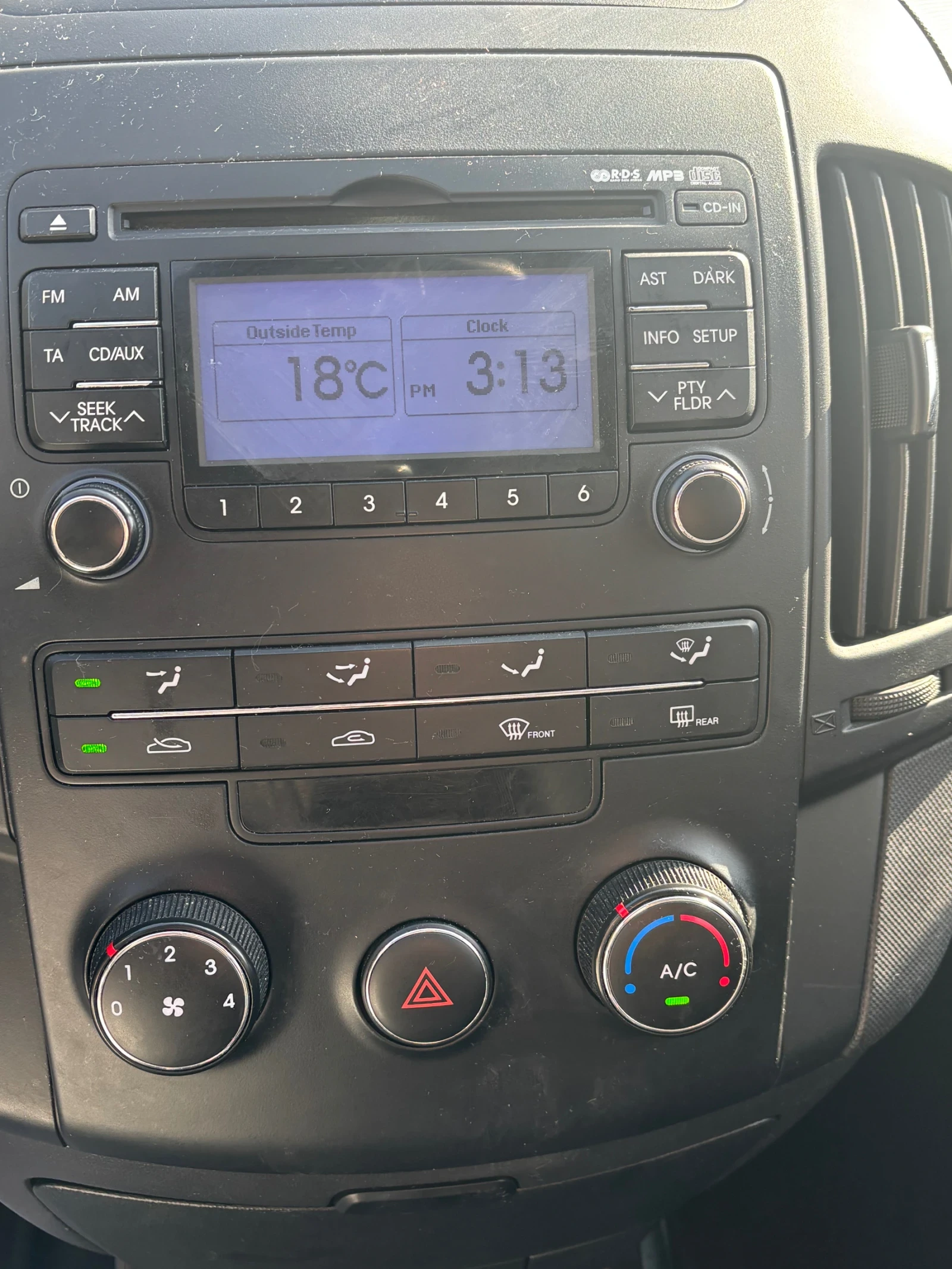 Hyundai I30 1.6CRDi/116/FACELiFT, снимка 9 - Автомобили и джипове - 54314340