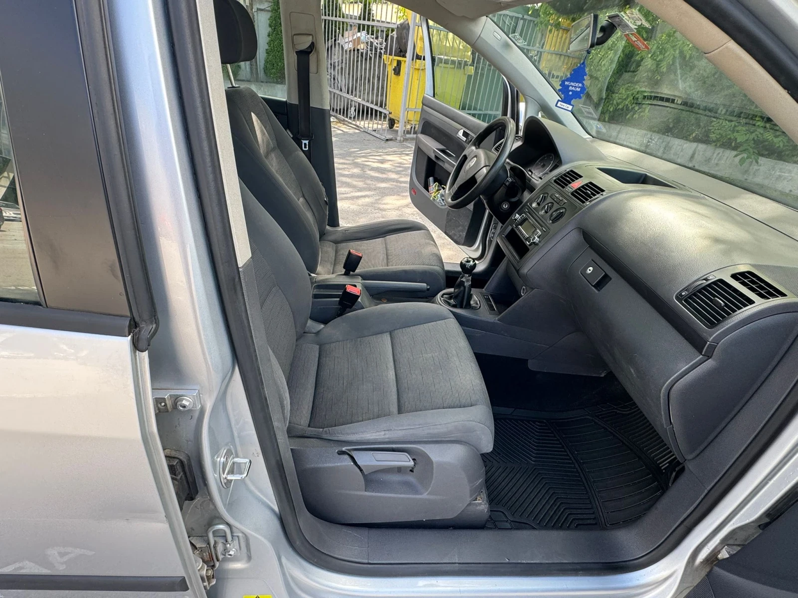 VW Touran 1.900, снимка 9 - Автомобили и джипове - 54605178