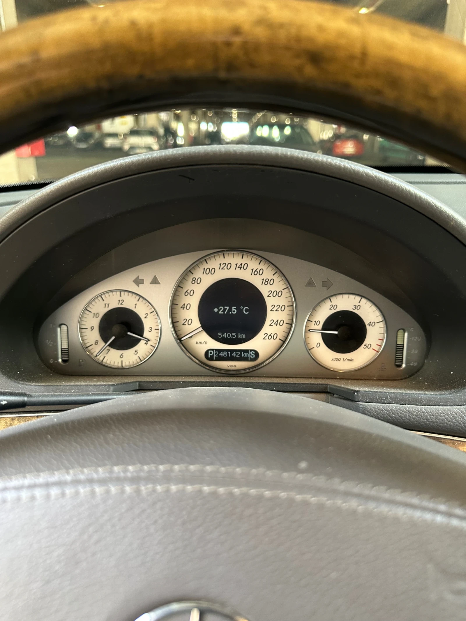 Mercedes-Benz E 320, снимка 6 - Автомобили и джипове - 54737216