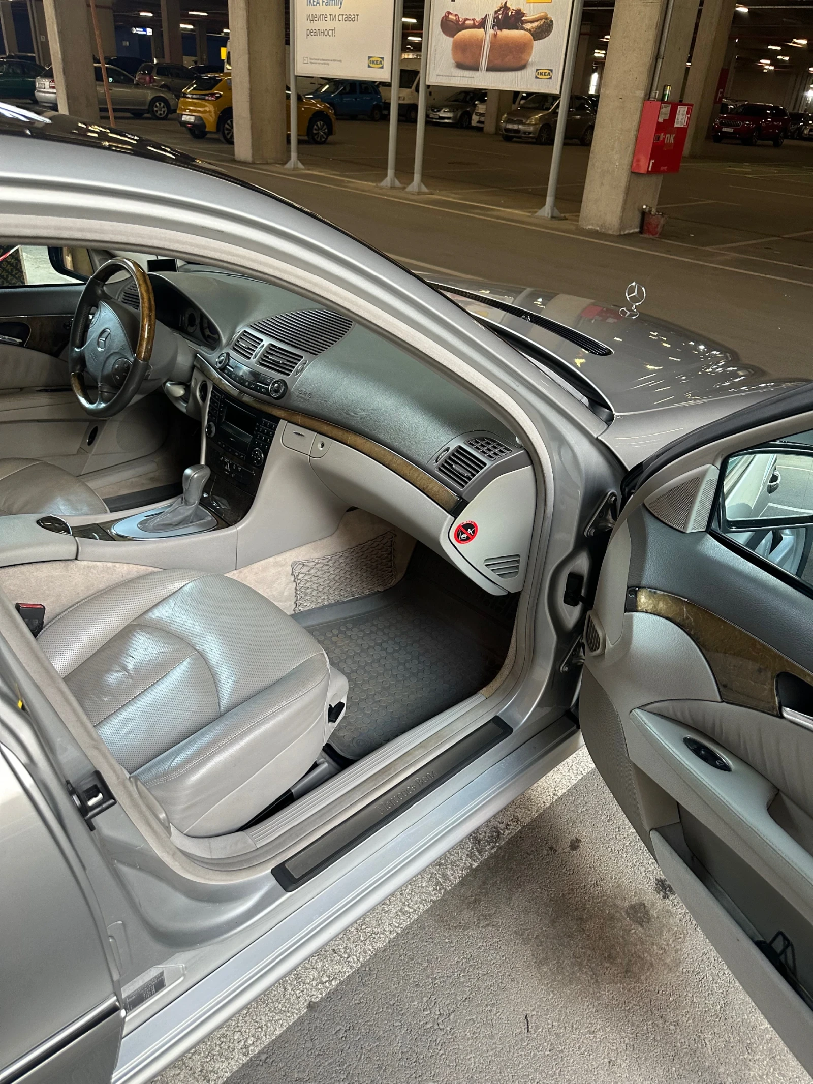 Mercedes-Benz E 320, снимка 13 - Автомобили и джипове - 54737216