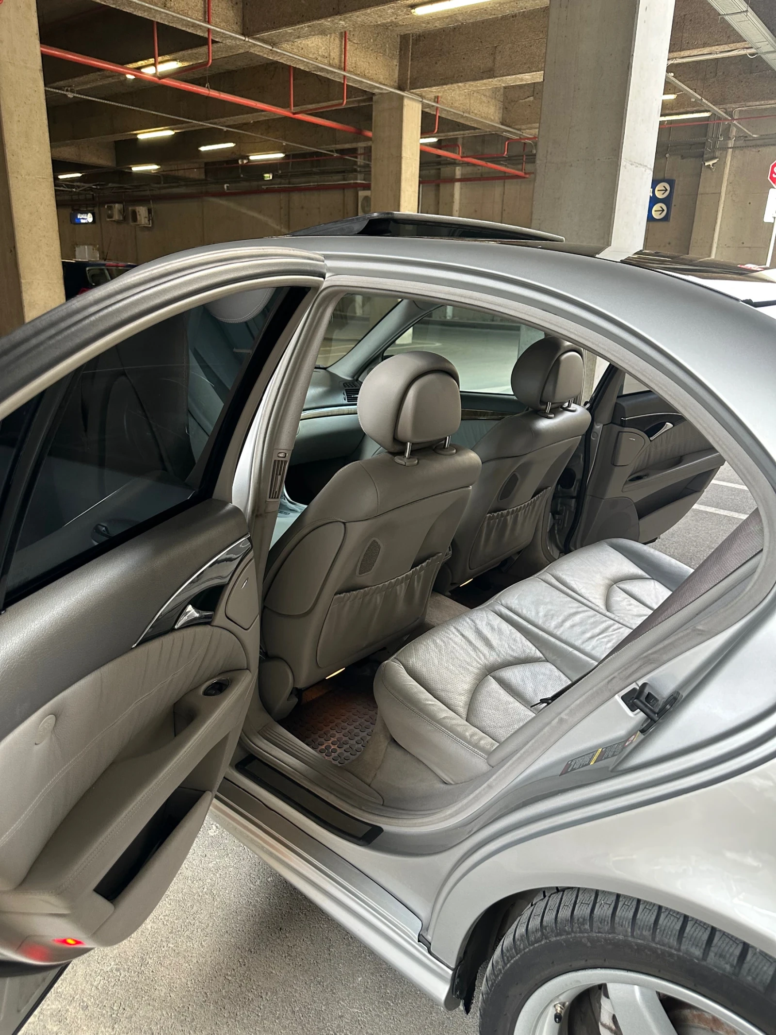 Mercedes-Benz E 320, снимка 10 - Автомобили и джипове - 54737216